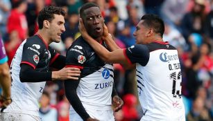 Advíncula celebra su gol frente a Monarcas