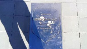 Placa de Hugo Sánchez luce muy maltratada