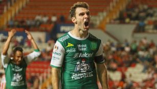 Mauro Boselli festeja un gol con León en el Apertura 2017