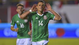 Chicharito festeja gol contra Trinidad y Tobago