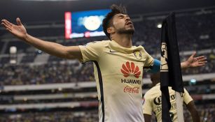 Peralta celebra un gol en la última edición del Clásico Joven