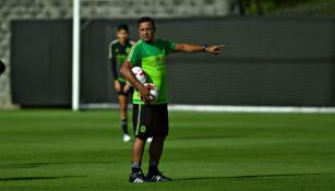 Pompilio Páez, durante un entrenamiento del Tri