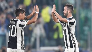 Pjanic celebra su gol con Dybala