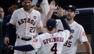 Justin Verlander felicita a George Springer por su actuación