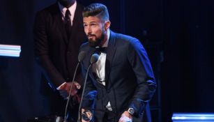 Olivier Giroud habla durante la gala de The Best