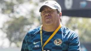 Miguel Herrera, durante un entrenamiento en Coapa