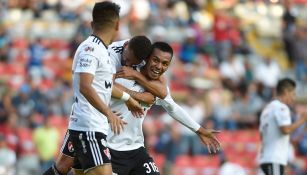 Jugadores del Atlas festejan un gol