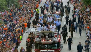 Houston aplaude y celebra título de Astros en la Serie Mundial