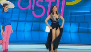 Ilinca Vandici se levanta el vestido en pleno programa