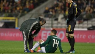 Chicharito se duele tras la lesión