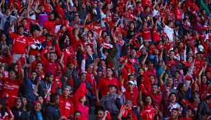 Afición del Toluca no deja de alentar a su equipo