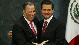 José Antonio Meade y Enrique Peña Nieto posan para la fotografía