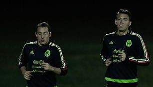 Guardado y Moreno en una práctica 