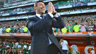 Pedro Caixinha en un partido con Santos Laguna