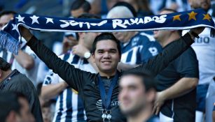 Un aficionado de Rayados en el estadio BBVA 