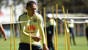 Pablo Aguilar en un entrenamiento del América