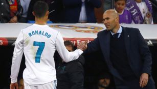 CR7 y Zidane se dan la mano en un juego del Real Madrid