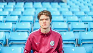 Marcus Jorgensen posa en el Etihad Stadium