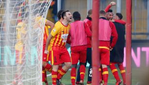 Benevento celebra su primer victoria en la Serie A