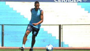 Andrés Ibargüen, durante un entrenamiento con Racing