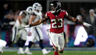 Robert Alford festeja el último TD de Atlanta