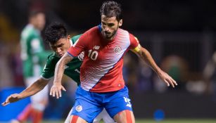 Bryan Ruíz, durante un juego contra el Tri