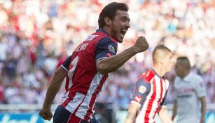 Oswaldo Alanís en festejo durante un duelo contra Toluca