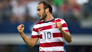 Landon Donovan celebra un gol con EU en 2013