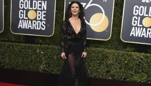 Catherine Zeta-Jones en la alfombra roja de los Globos de Oro