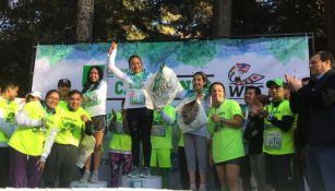 Guadalupe Martínez festeja al ganar la carrera del CMB