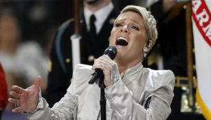 Pink interpreta el himno de los Estados Unidos en el Super Bowl LII