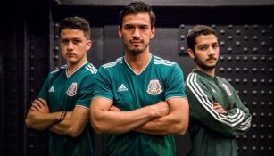 Alanís posa con la nueva camiseta del Tricolor 