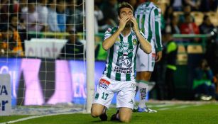 Boselli se lamenta durante un partido del León 