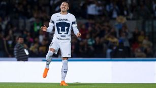 Nico Castillo se lamenta después de una falla