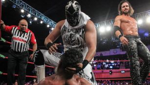 Hijo de Dr. Wagner Jr golpea a Dr. Wagner en Guerra de Titanes