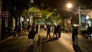 Gente en las calles de la CDMX tras el sismo de este domingo