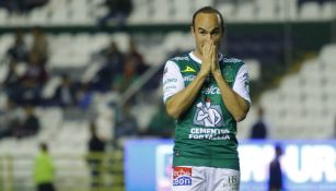 Landon Donovan se lamenta tras fallar anotación en el Estadio León 