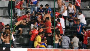 Aficionados de Veracruz se enfrentan con los de Tigres 