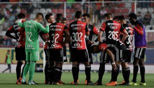 Jugadores de Atlas durante el encuentro frente a Necaxa