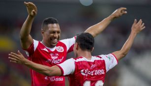 Eder Cruz celebra gol con Mineros 