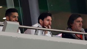 Messi observa el juego desde el palco del Wanda