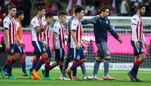 Jugadores de Chivas se lamentan tras la derrota 