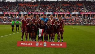 Jugadoras del Tri antes del partido contra Estados Unidos