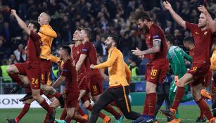Jugadores de La Roma celebran pase a Semifinales 