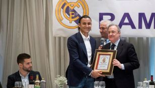 Keylor Navas junto a Florentino en un evento del Real Madrid 