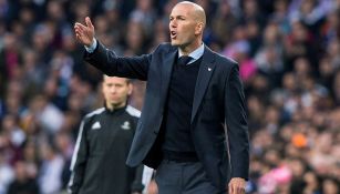Zidane da indicaciones en el duelo entre Real Madrid y Bayern Munich