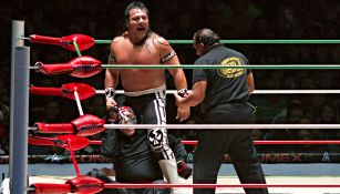 Último Guerrero durante confrontación contra Octagón 