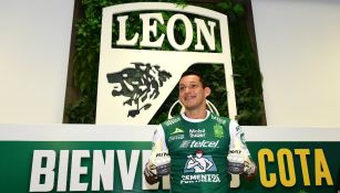 Cota en su presentación con León 