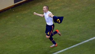 Iniesta celebra su anotación contra Holanda en la Final 