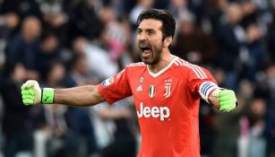 Buffon celebra un anotación de la Juventus 